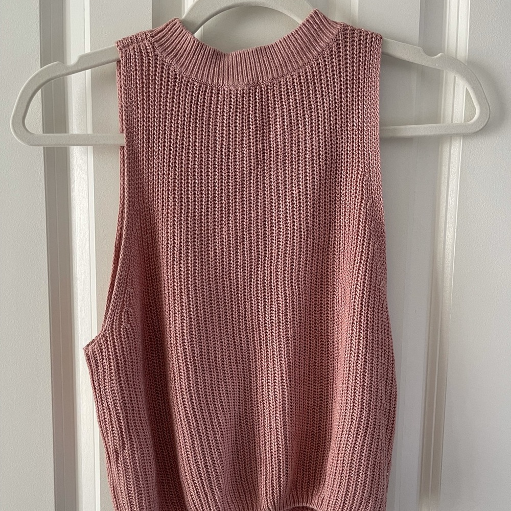 Cropped Tank Sweater - Picture 3 of 3